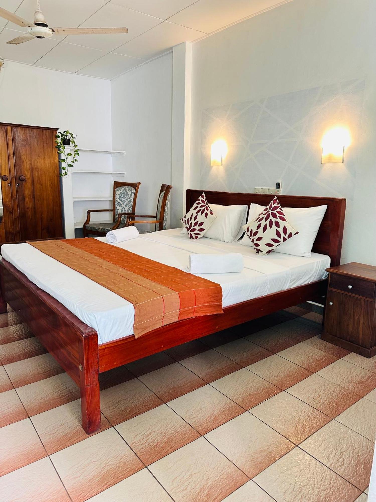 Villa 47 Hikkaduwa Bagian luar foto