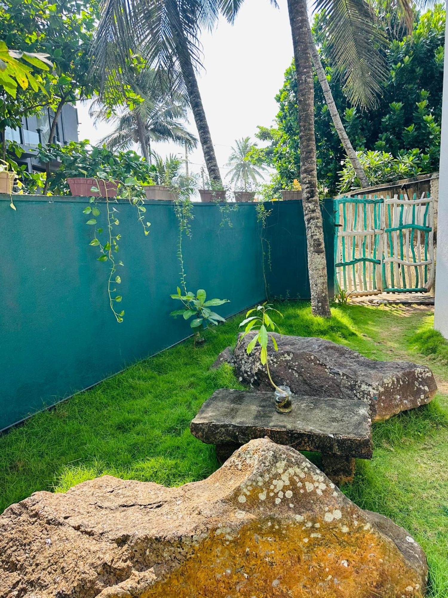 Villa 47 Hikkaduwa Bagian luar foto