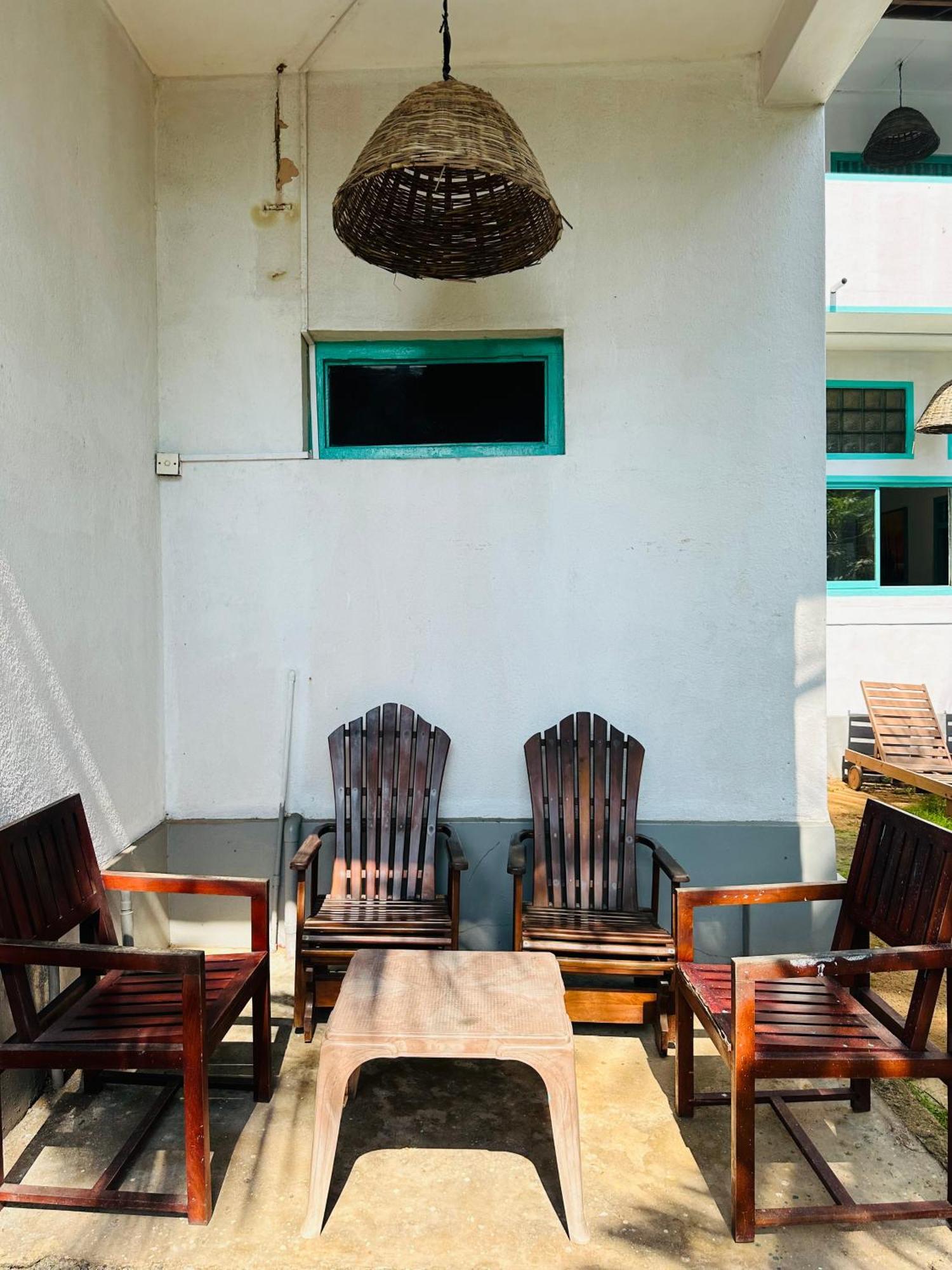 Villa 47 Hikkaduwa Bagian luar foto