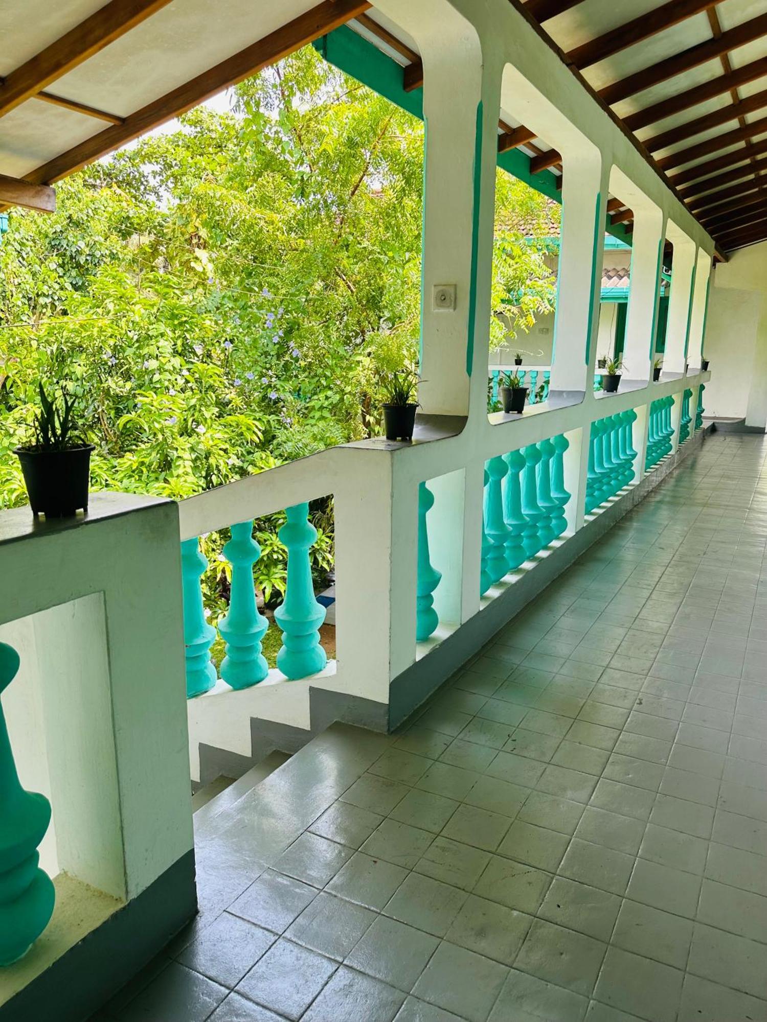 Villa 47 Hikkaduwa Bagian luar foto