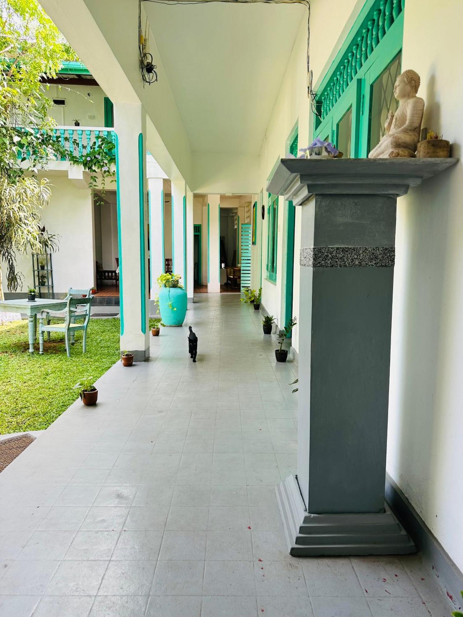 Villa 47 Hikkaduwa Bagian luar foto