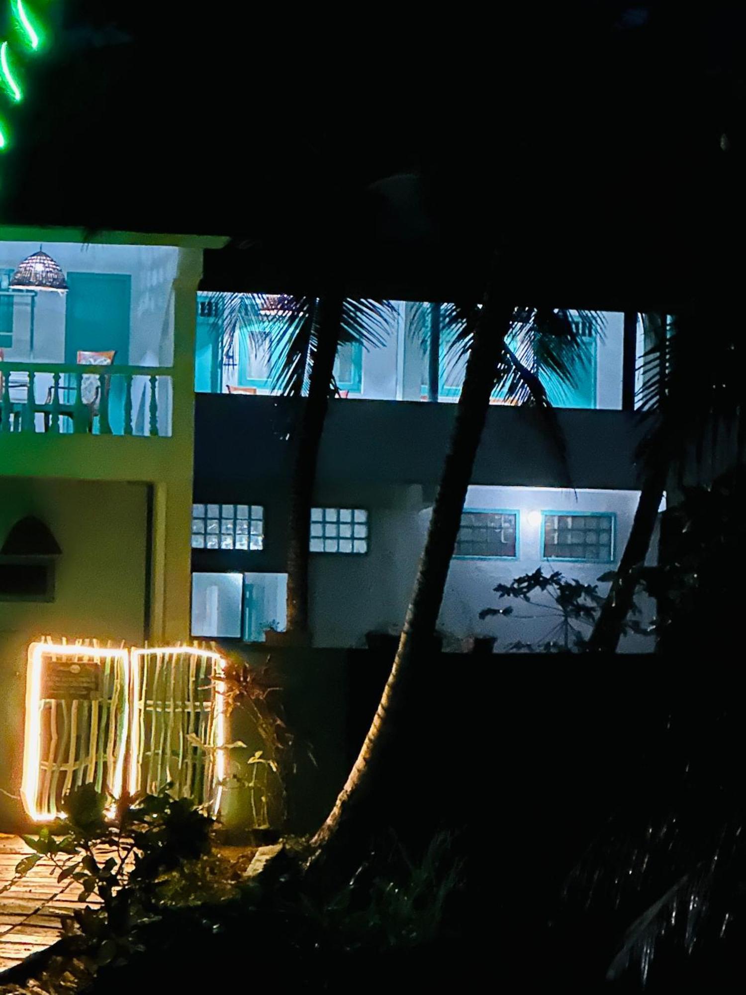 Villa 47 Hikkaduwa Bagian luar foto