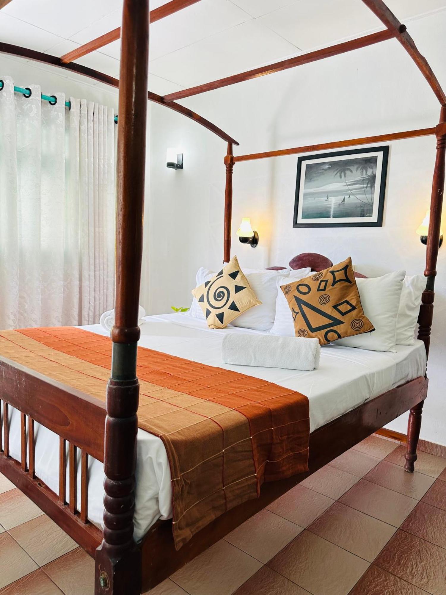Villa 47 Hikkaduwa Bagian luar foto